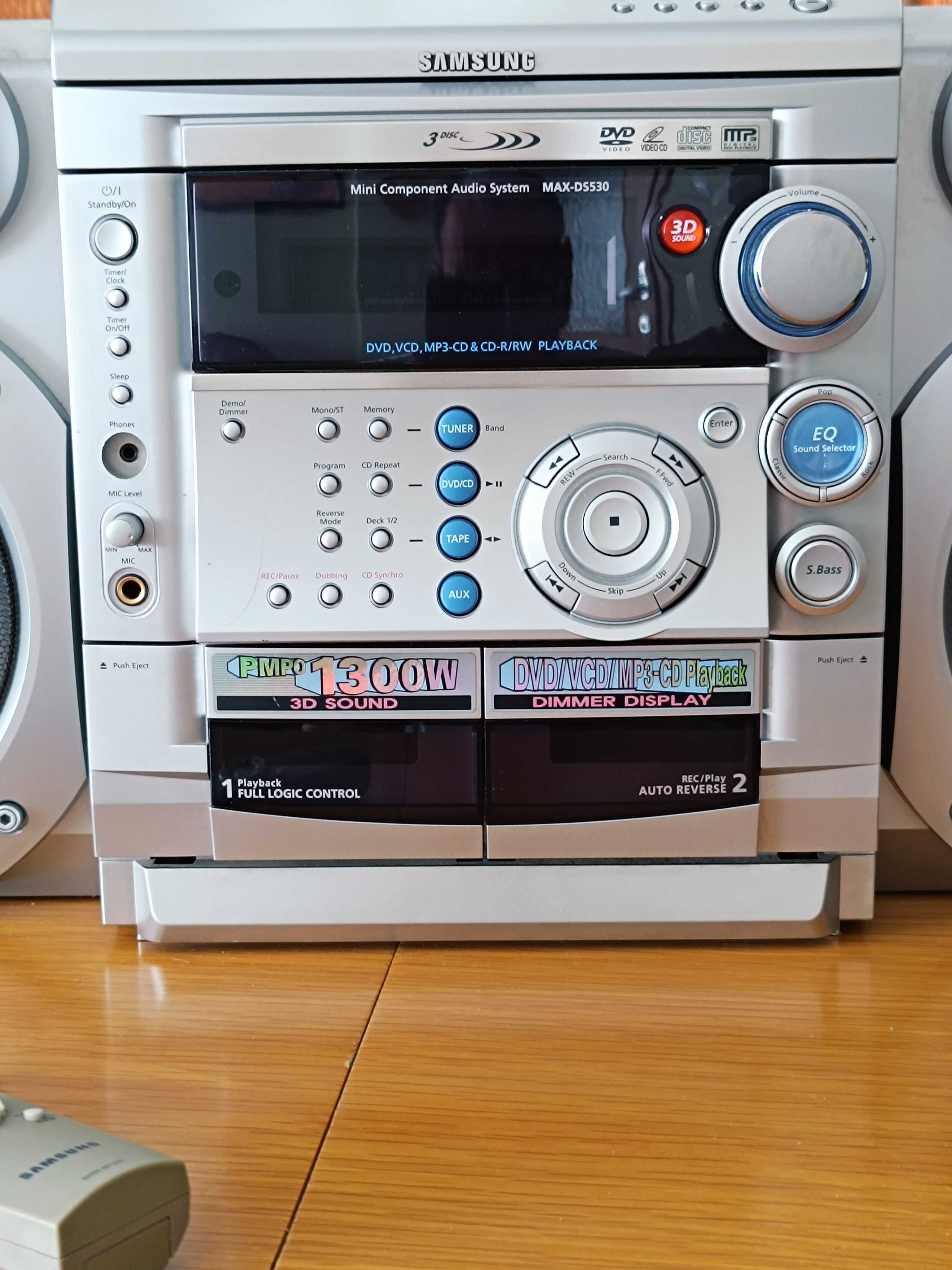 SAMSUNG MAX-DS530 компактсистема с три-дисков CD чейнджър и DVD плейър