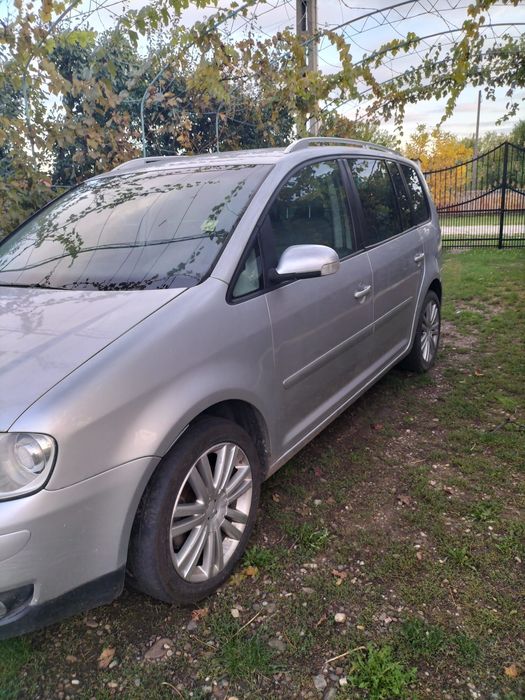 Volkswagen Touran 2.0 TDI (140 CP) – 2006 – 251.000 km – 2.500 €