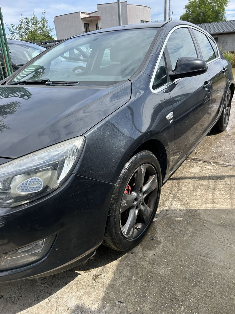 Cutie viteze manuală 5 trepte Opel Astra J 1.6 benzină 2012