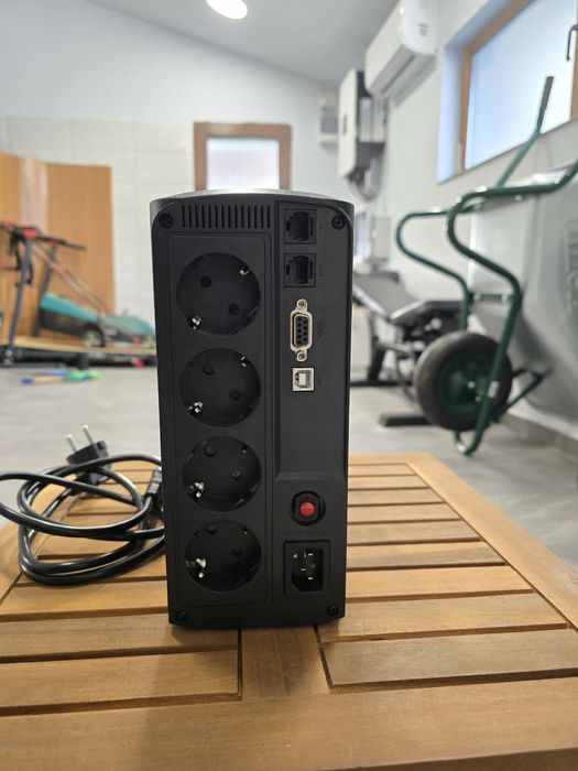 UPS CyberPower VP700ELCD - 700 VA / 390W, ca nou