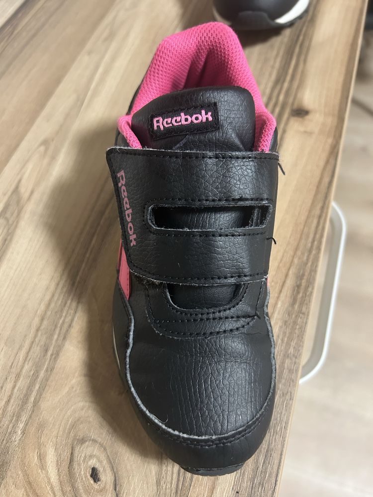 Кожени маратонки Reebok като нови!!