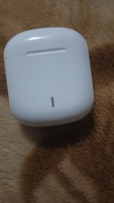 Vând căști wireless