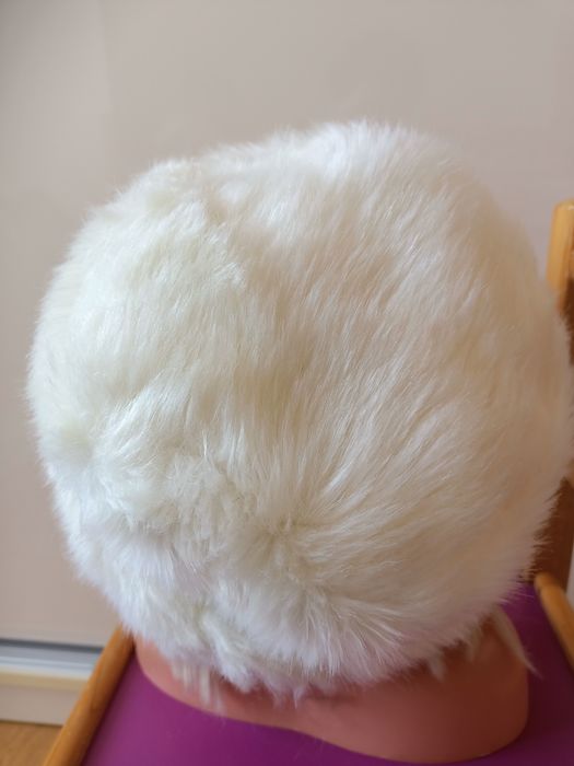 Caciula alba de blana ecologica