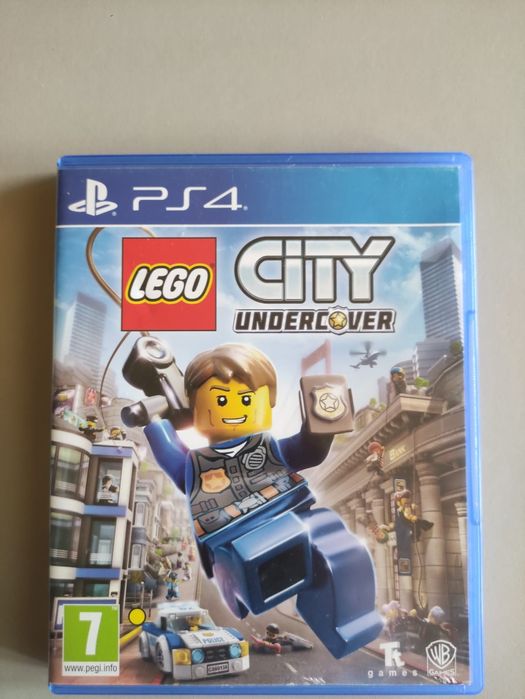 Vând PS4, 2 controlere, jocuri instalate