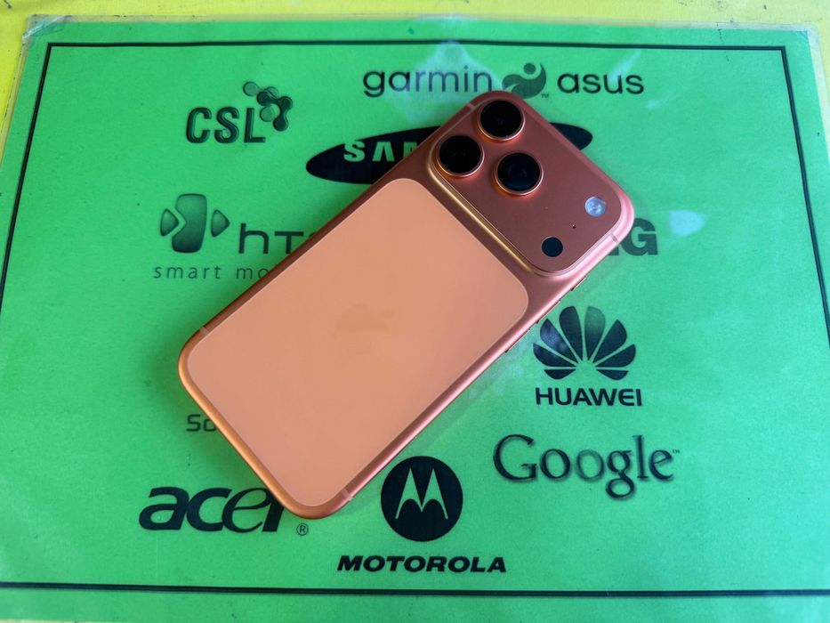 iPhone 17 Pro 256gb Cosmic Orange фабрично отключен