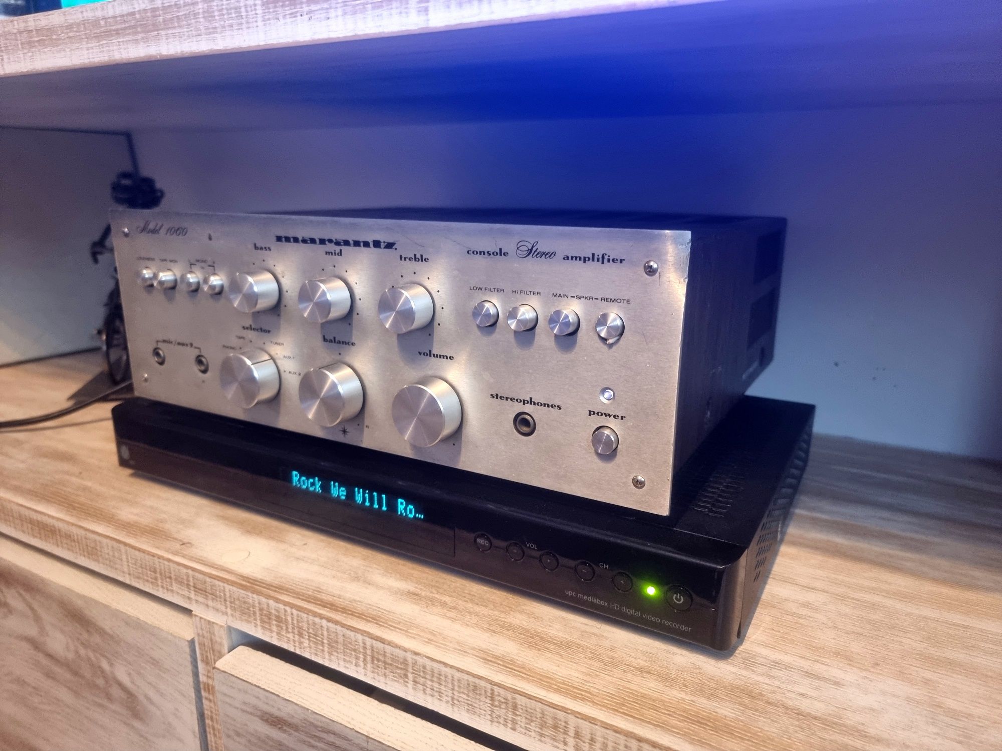 Marantz 1060 amplificator de colecție