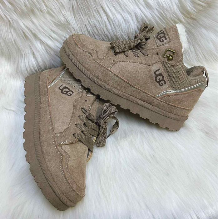 Ghete UGG de vânzare