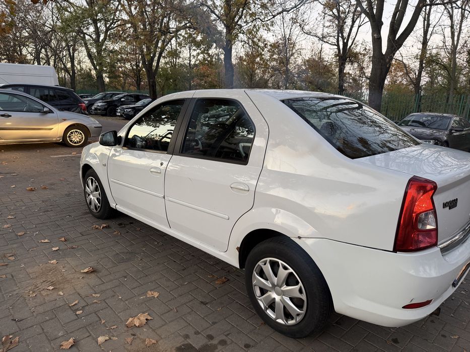 Logan benzina 1.6 16V 105 CP - an 2008 - 203000 km