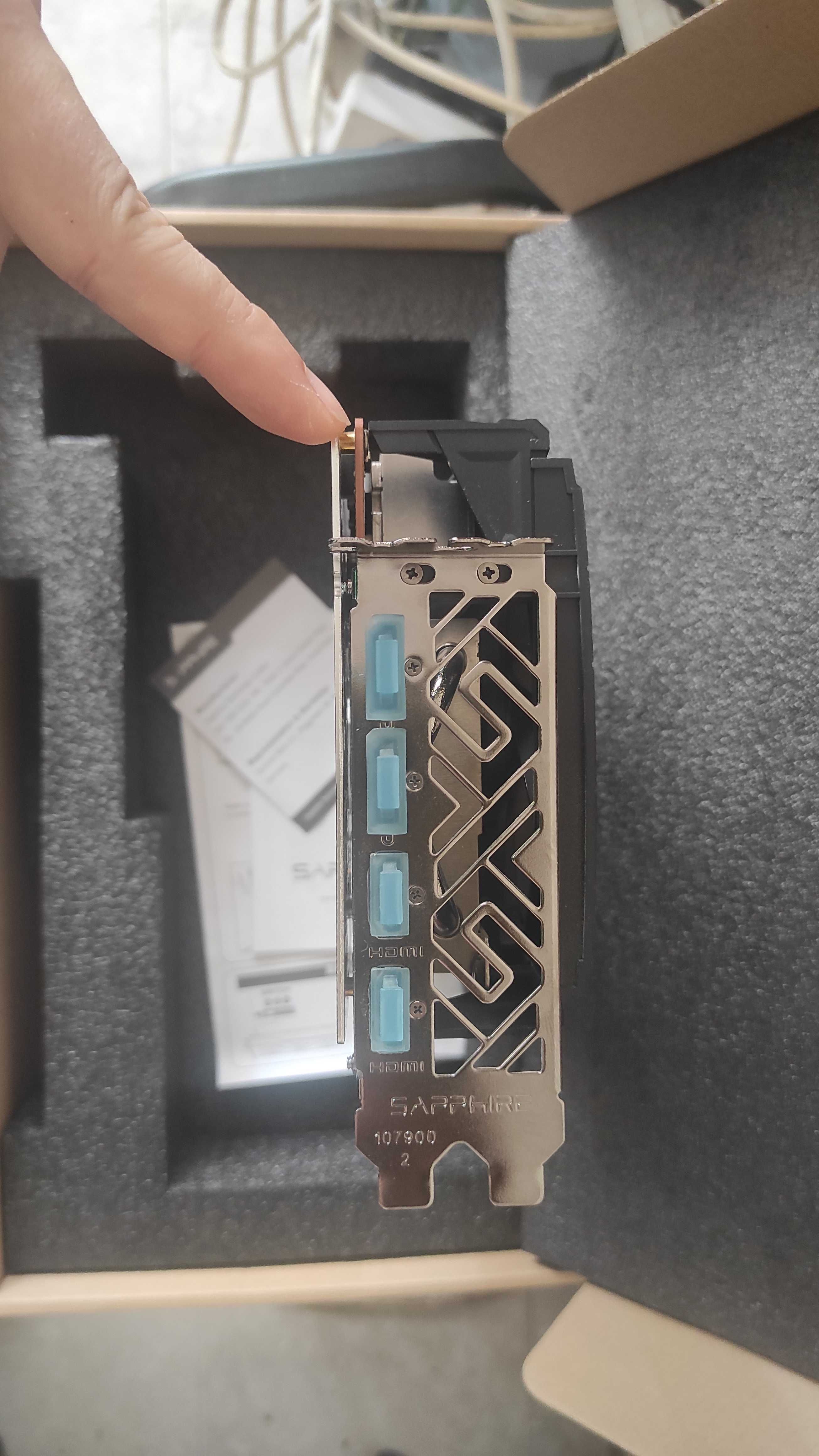 Видео карта Saphire RX5700XT 8GB
