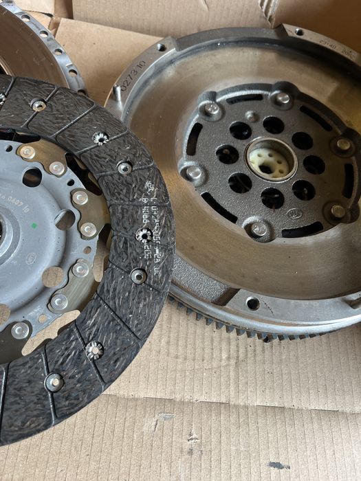 Volanta cu ambreiaj noua 2.0 crdi hyundai tucson 4x4 6 trepte euro 4