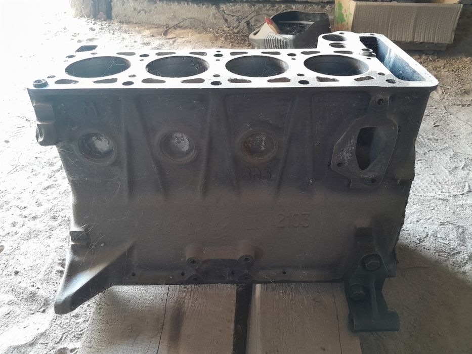 Продам двигатель от ваз 2103 в сборе.