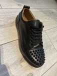 Vand pantofi louboutin