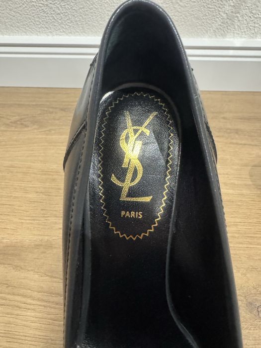 Обувки Yves Saint Laurent