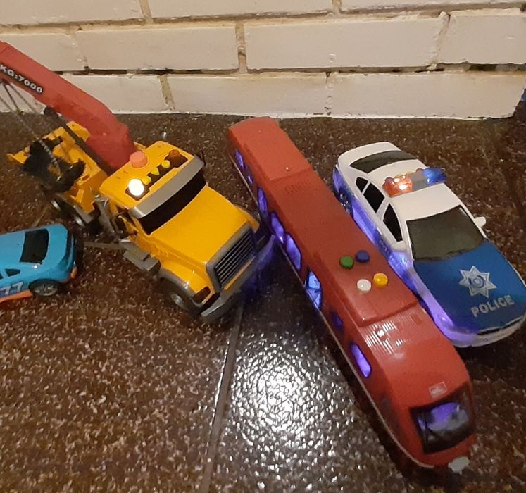 Играчки с Батерии 15лв Всички