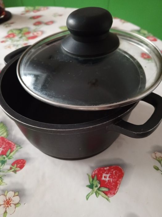 Продам казанчик с крышкой