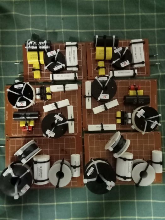 Construiesc, repar, filtre crossovere audio.