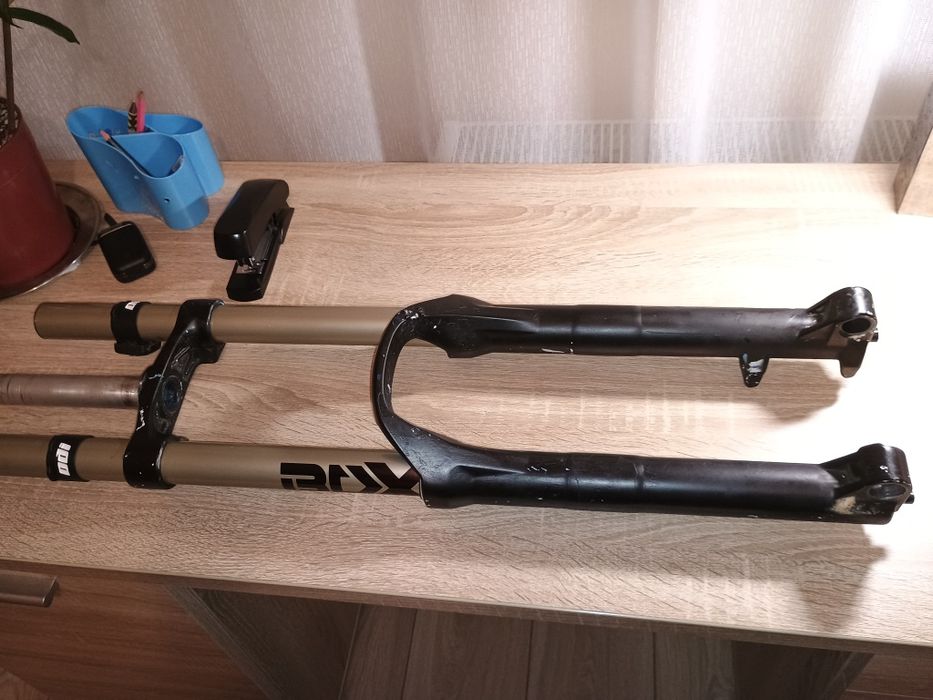 Rockshox BoXXer servisata recent
