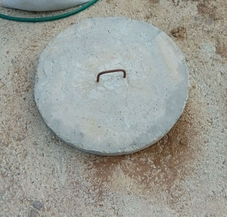 capac beton fantana fosa canalizare diametru 60cm nou