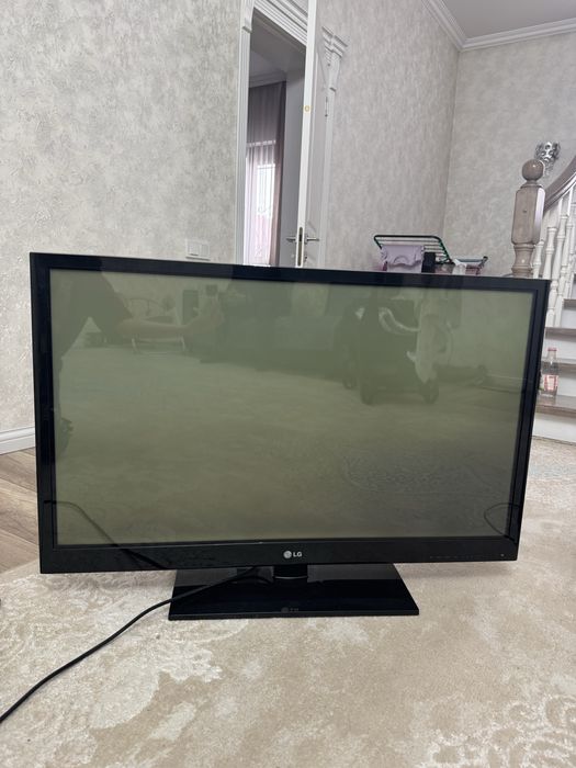 Продам телевизор lg