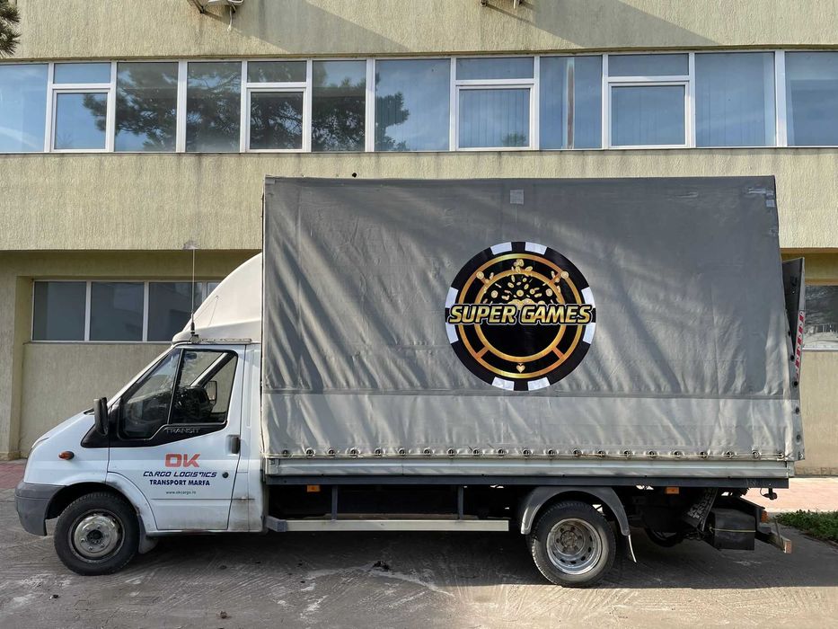 Vând ford transit autoutilitara cu lift
