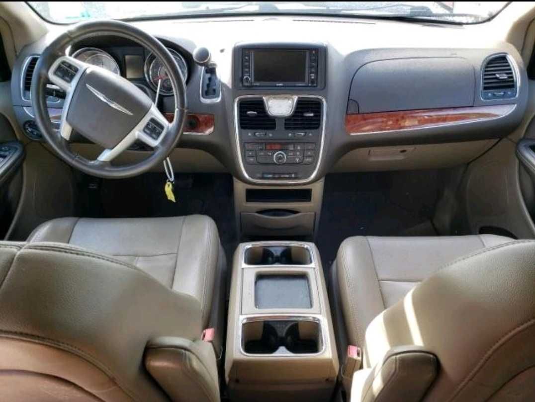 Продавам Chrysler Grand Voyager
/Town&County/