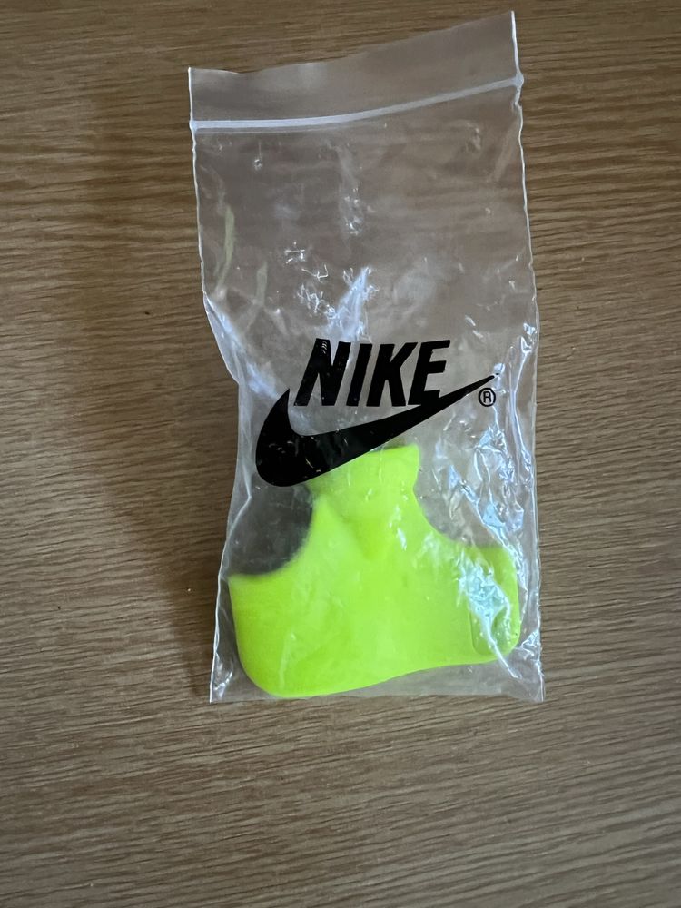 Шпайкове 37,5 номер Nike