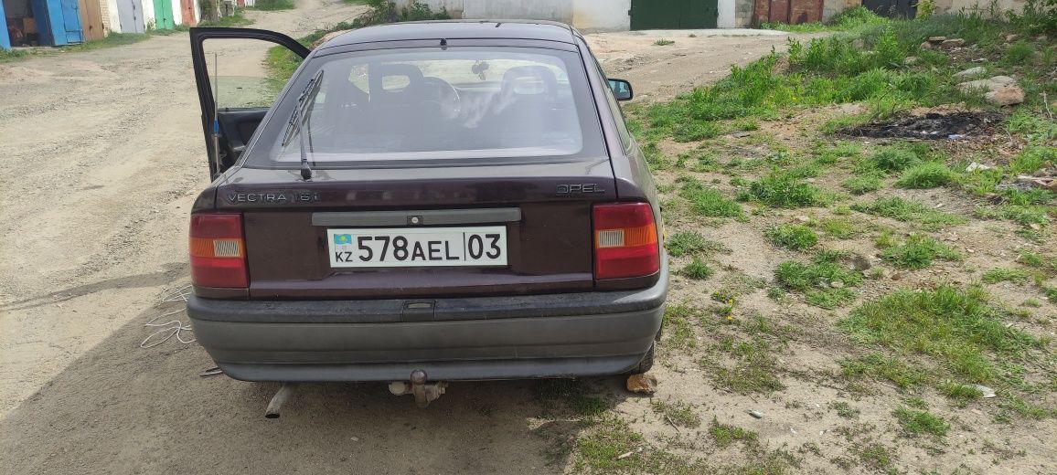 Opel Vektra a 1992 г