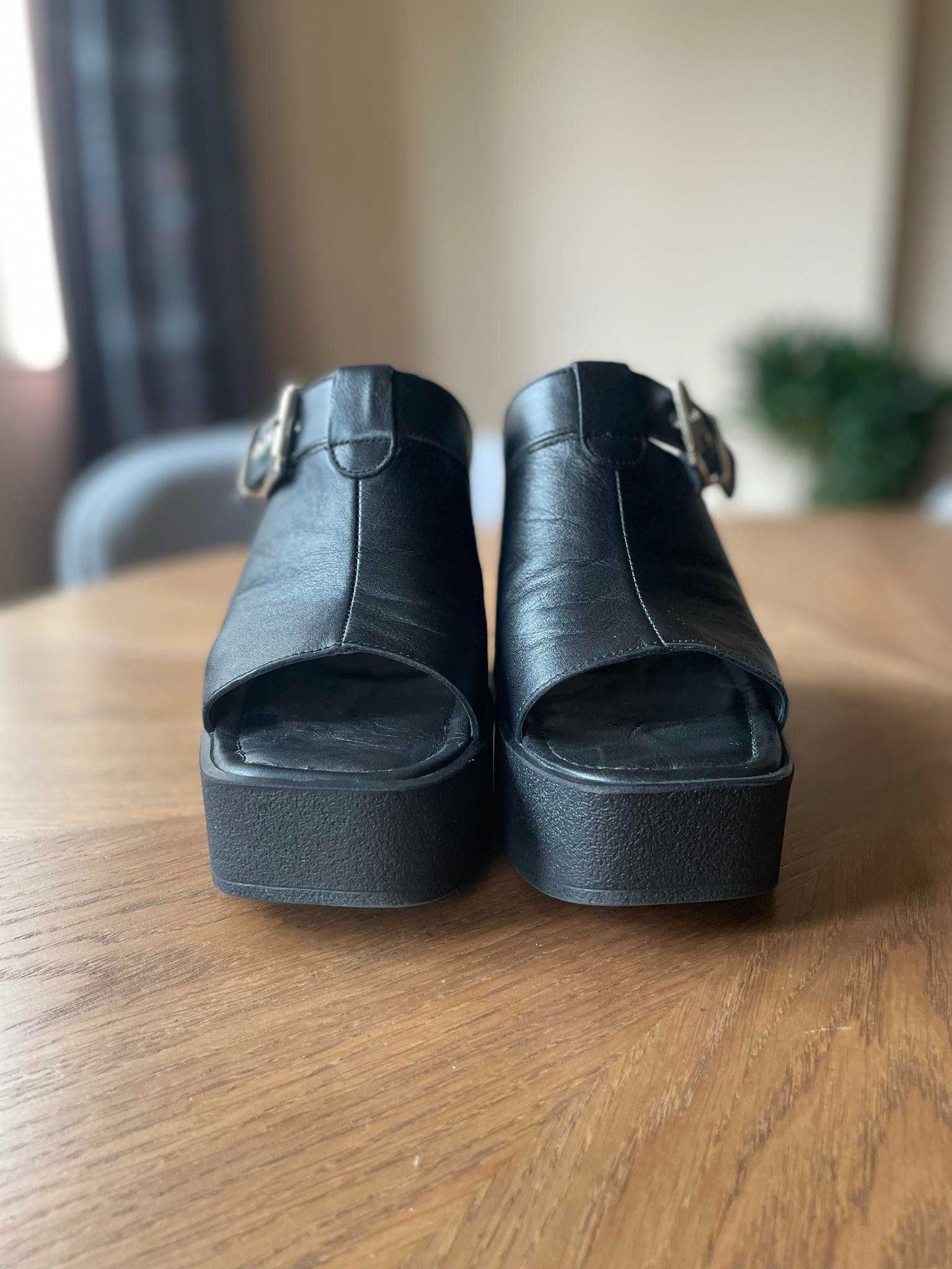 Черни дамски чехли от естествена кожа