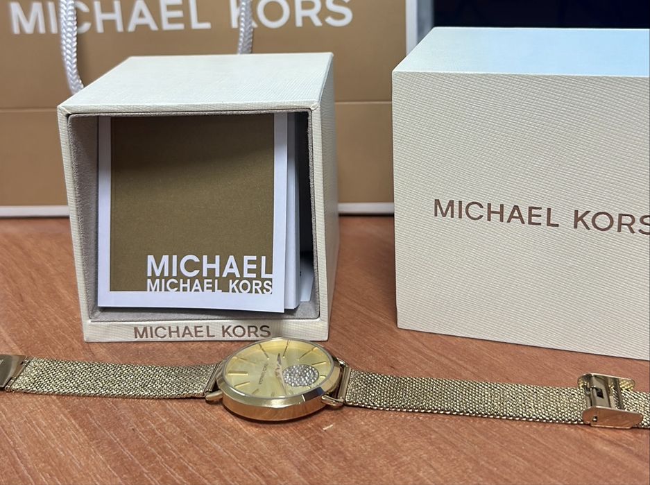 Часы “Michael kors” 80000