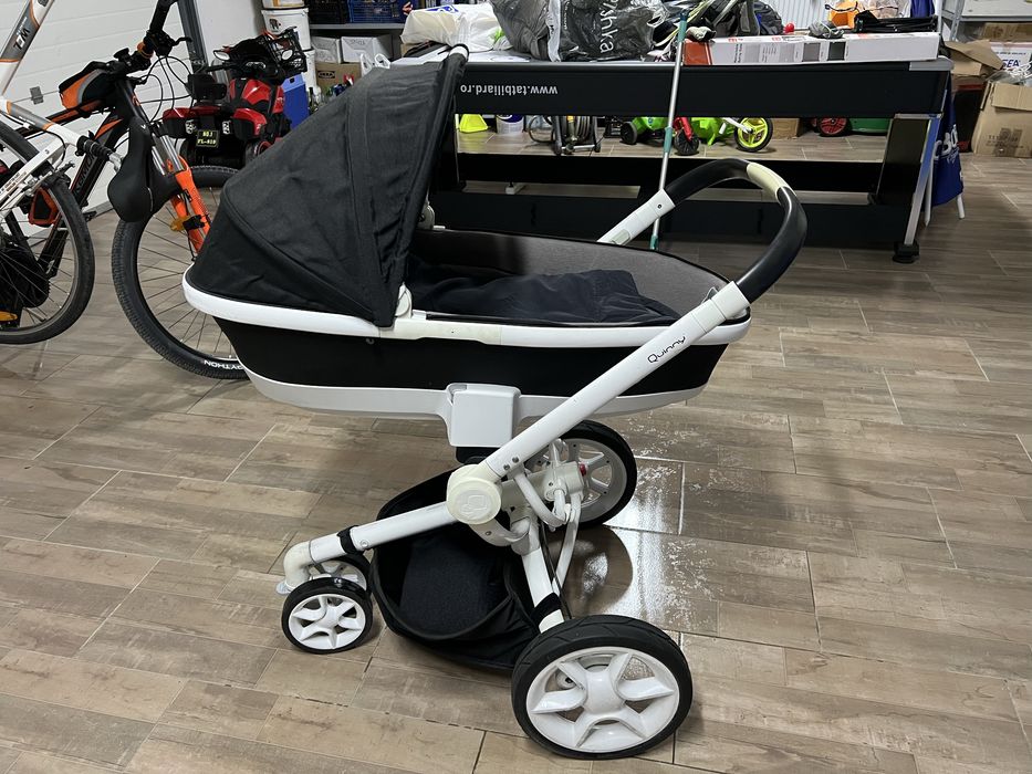 Vand carucior Quinny 4 in 1 si alte accesorii pentru bebelusi