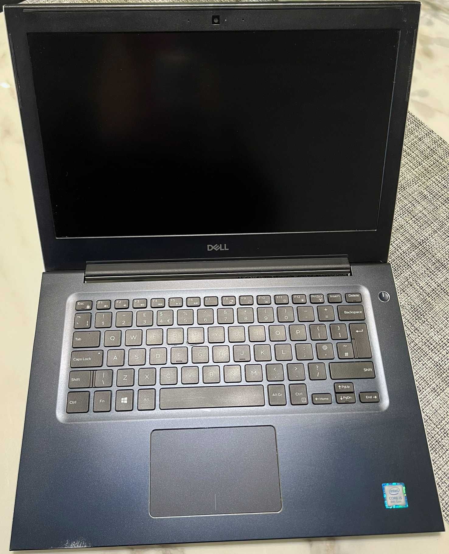 Лаптоп DELL Vostro 5471 I5-8250U 8GB 256GB SSD 14.0 HD Windows 10/11