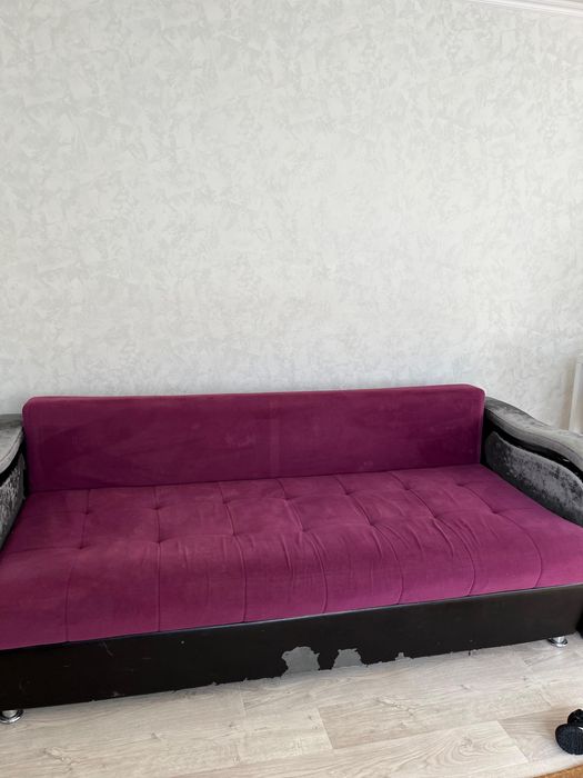 Продам стол с табуретками