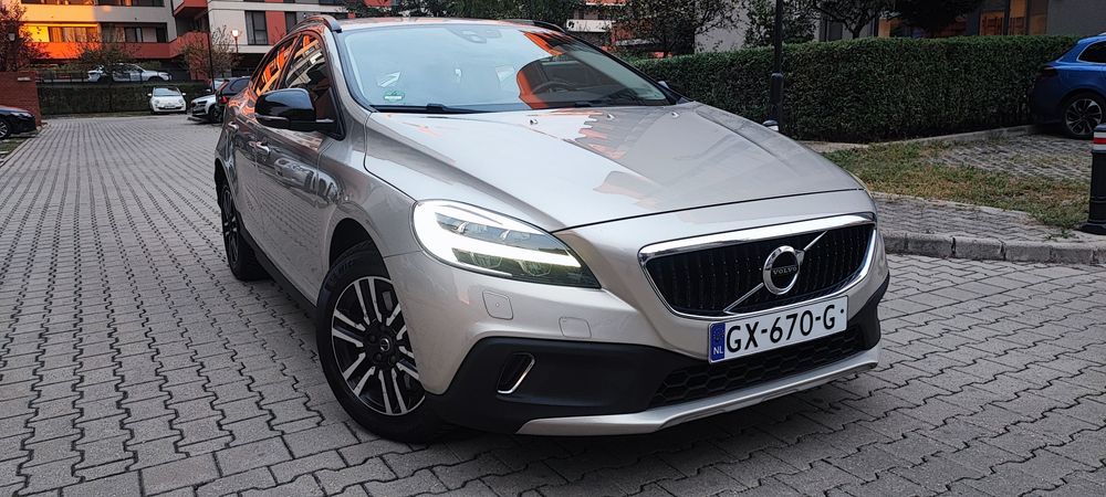 Volvo v40 cross country 2.0/D2/120cp/E6