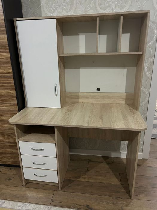 Стол компютерный