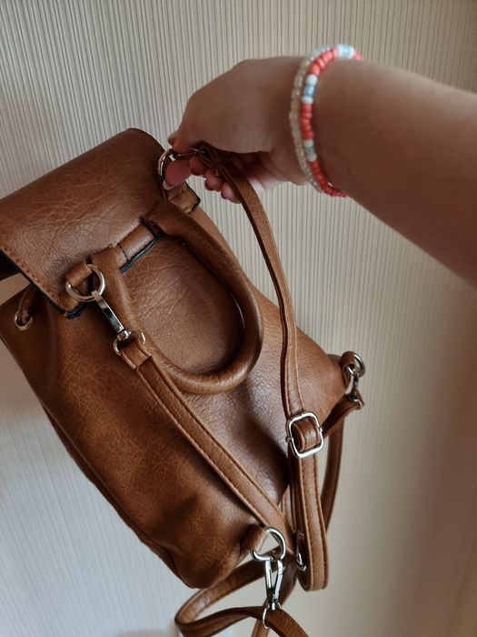 Чанти нови изкустрена кожа и раница