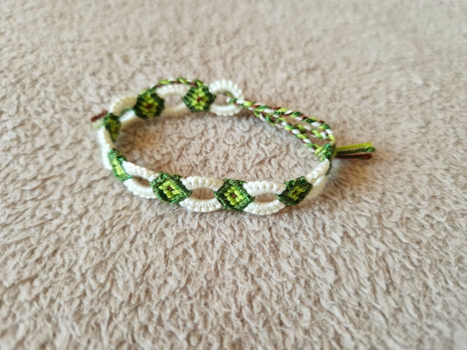 Ръчно изплетена гривна авокадо