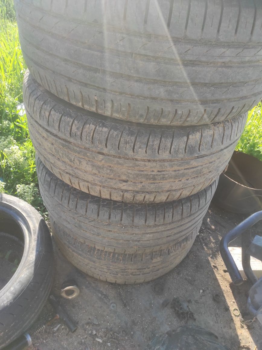 Гуми 255/60/17 Nokian