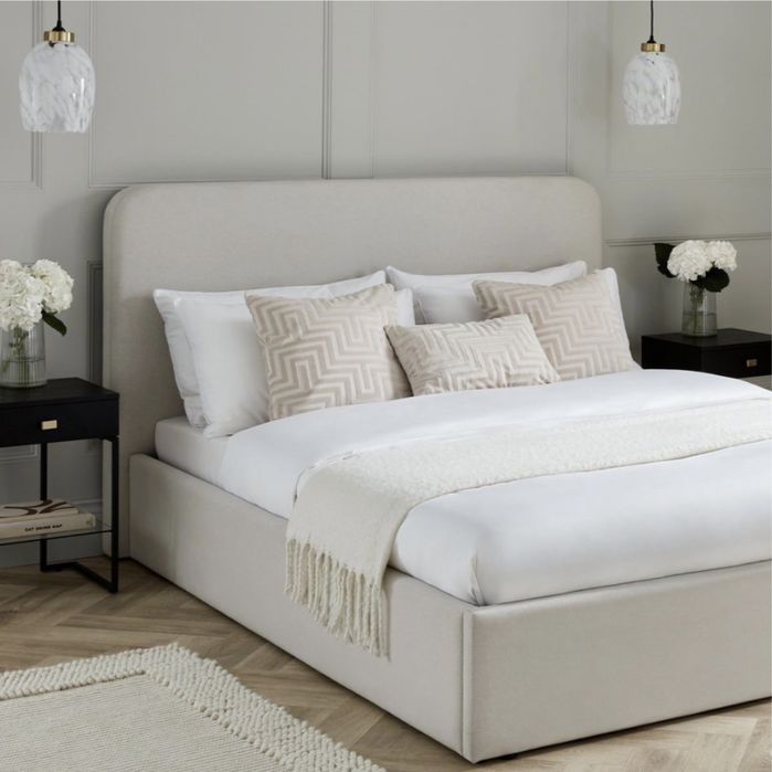 Новый двухспальный кровать. Матрас вместе. Пишите.