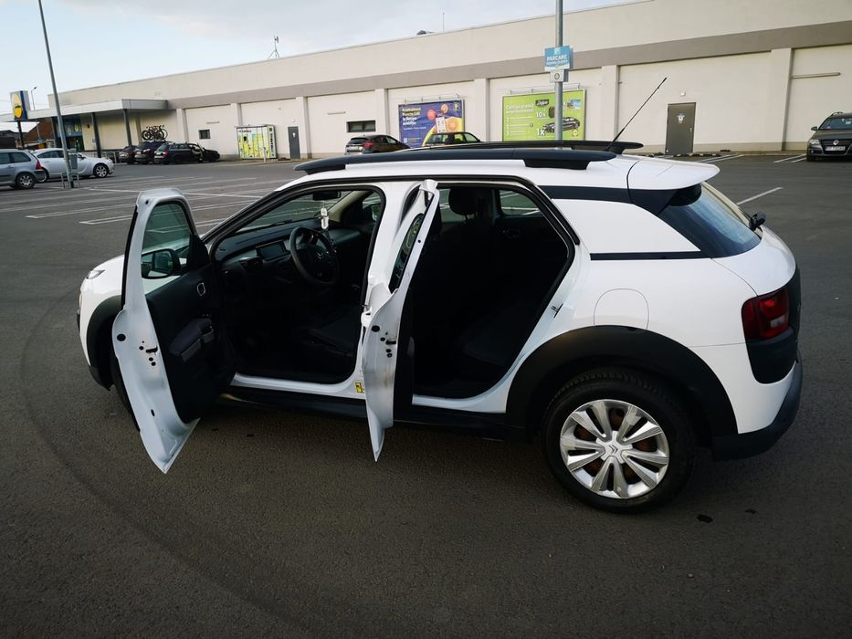 Vând Citroen C4 Cactus