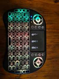 Tastatura iluminata wireless USB, reincarcabil