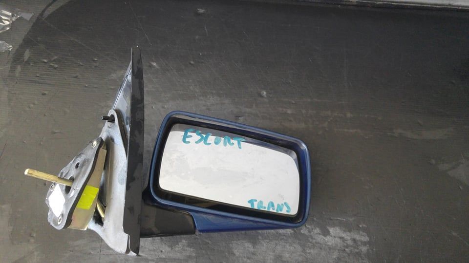 Oglinda manuala dreapta ford escort 6 gal aal abl e201813