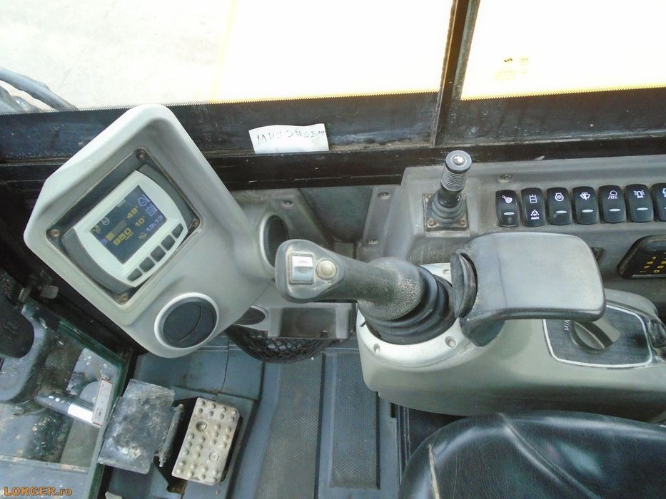 De vinzare excavator jcb anul 2014