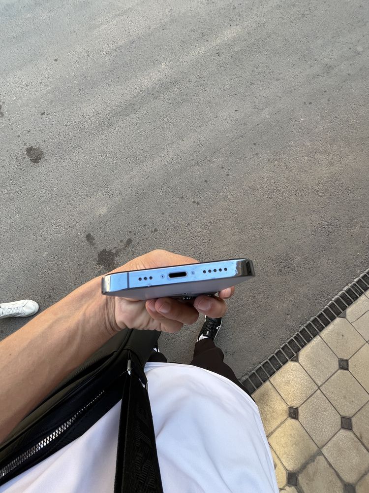 Iphone 13pro ochilmagan radnoy