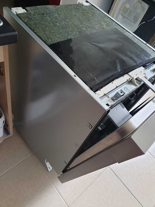 45см - Inox Miele Auto Open Съдомиялна - Частично Вграждане - Тясна
