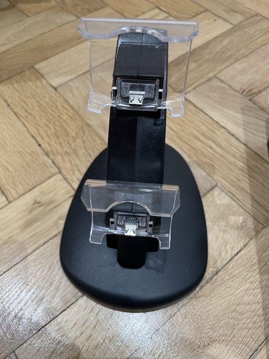 Playstation 4 PRO/PS4 PRO - 1TB с два джойстика