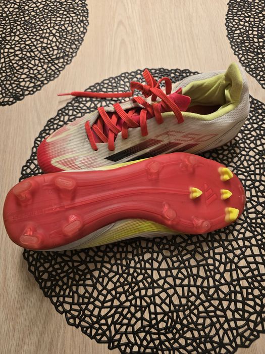 Ghete fotbal Adidas F50 mărimea 40