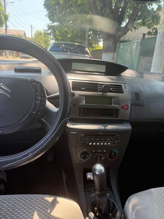 Vând Citroen C4.