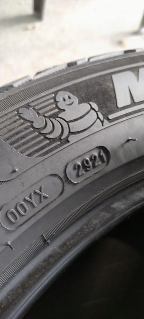 Зимни 235 50 19 Мишелин дот21