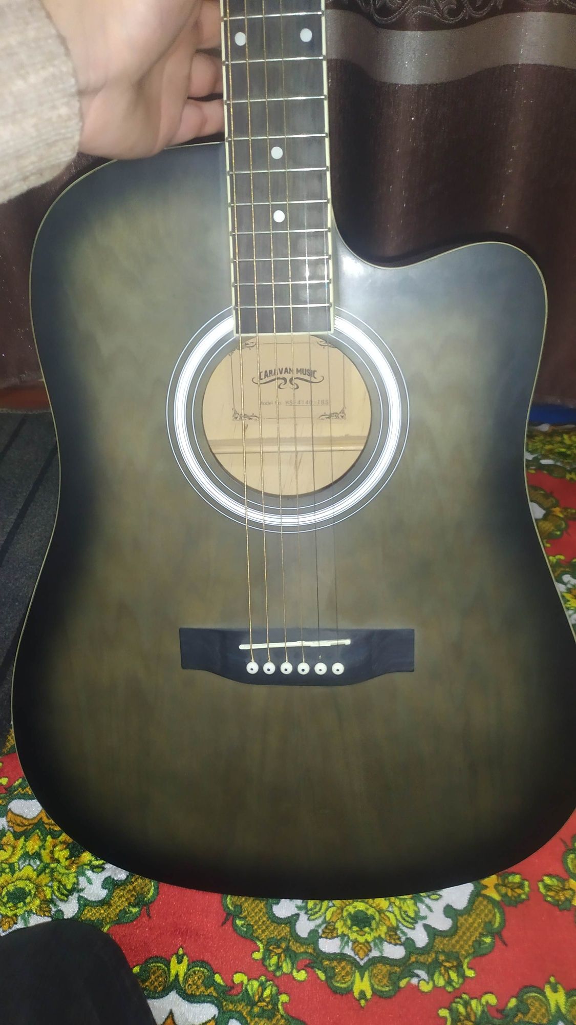 Gitara Caravan firma