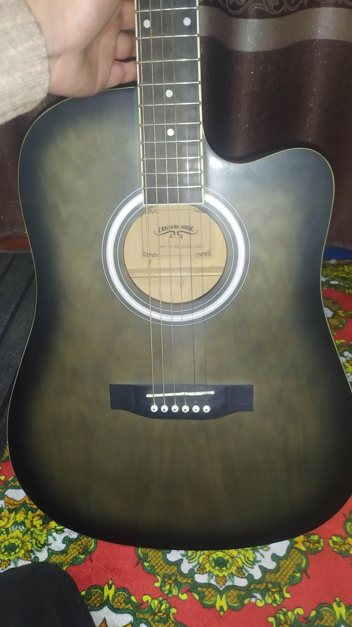 Gitara Caravan firma